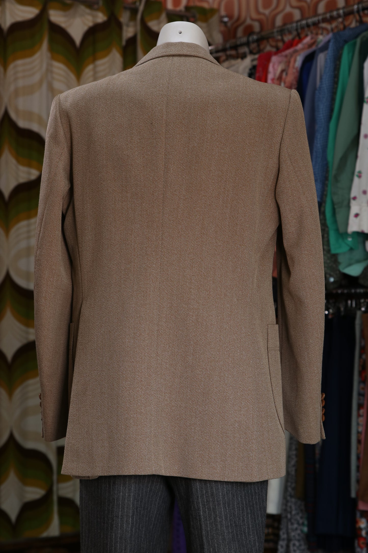70s Khaki colbert with detailed brown buttons
