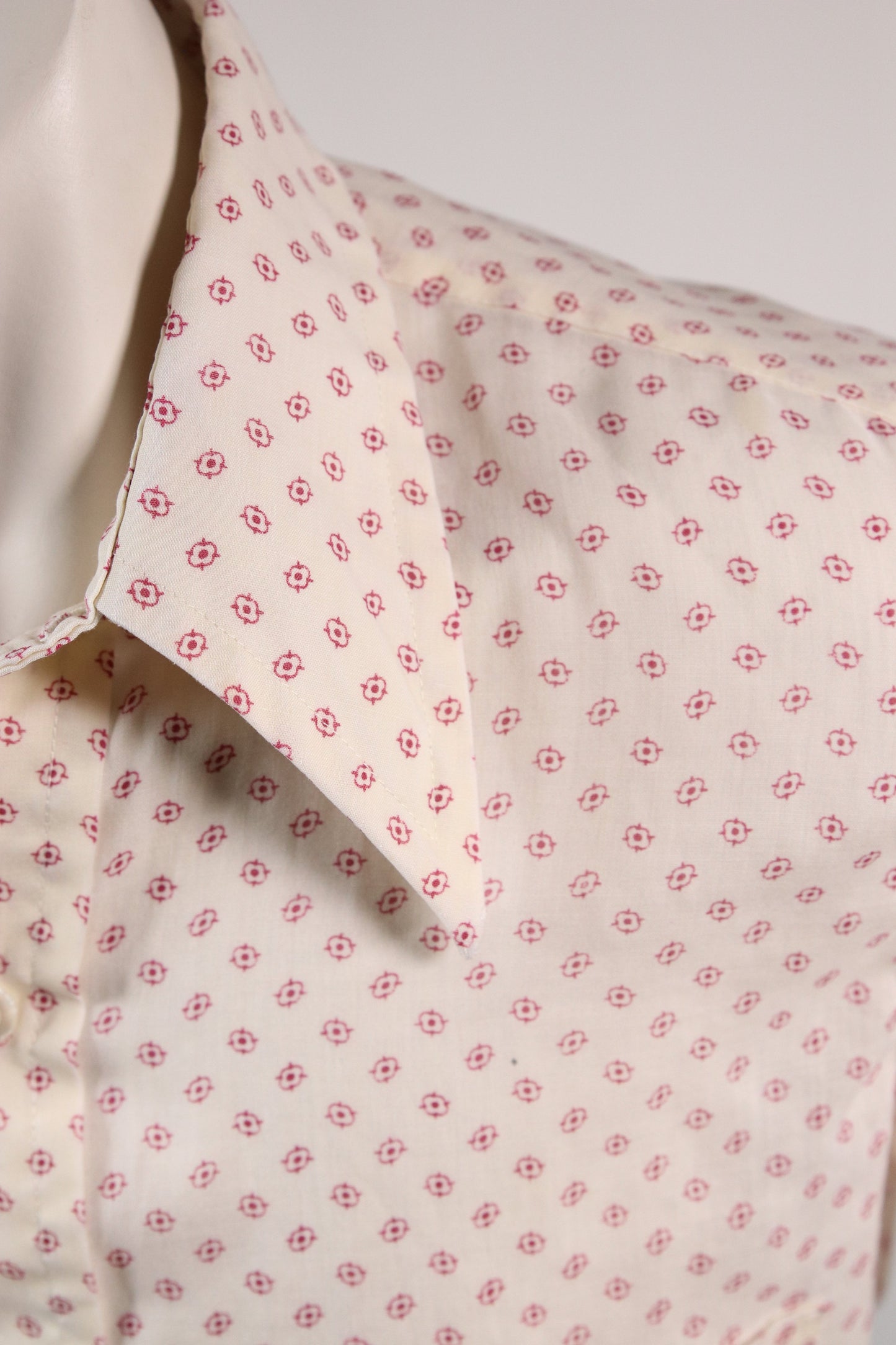 70s patterned dagger collar shirt