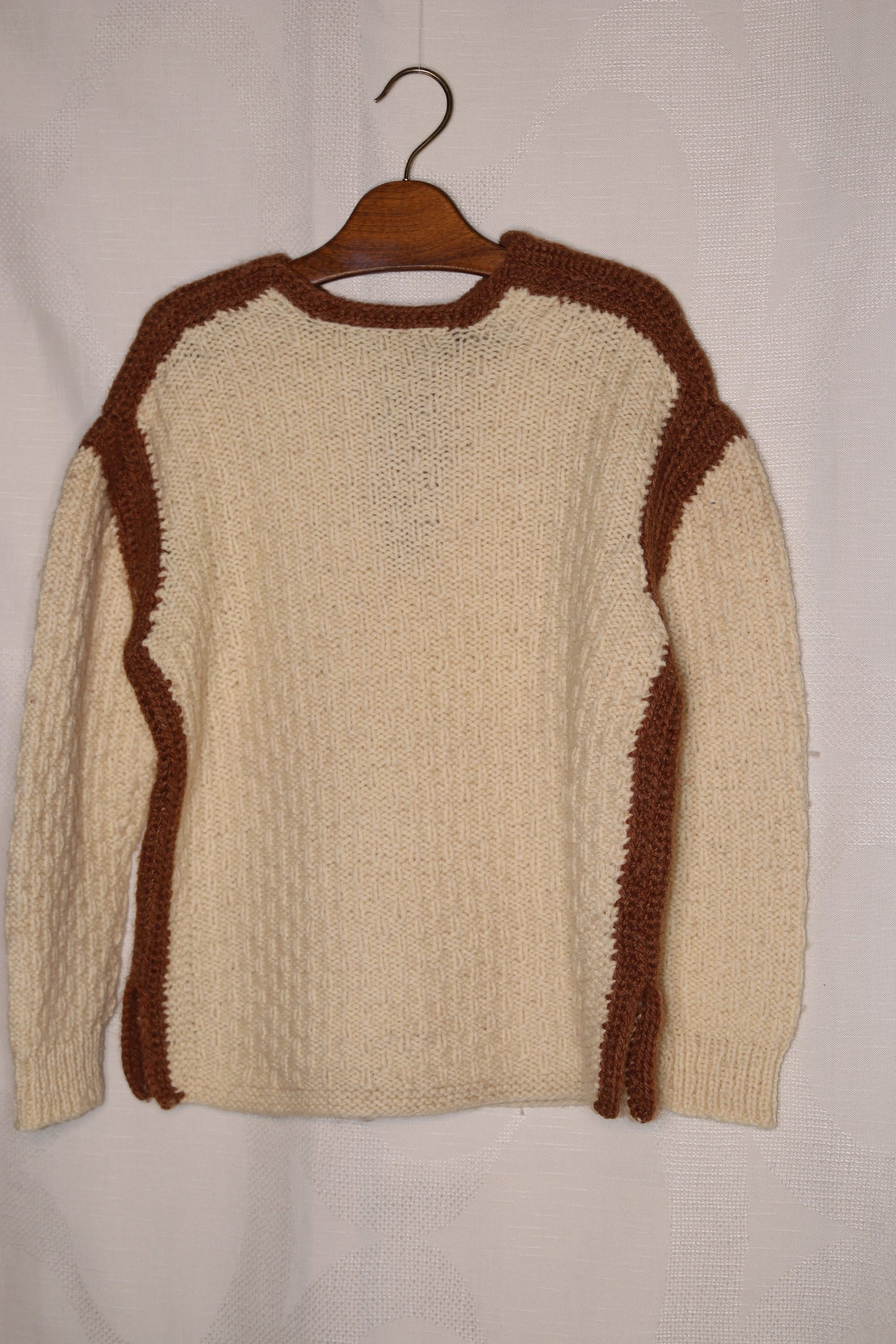 Unique 70s beige sweater brown accent