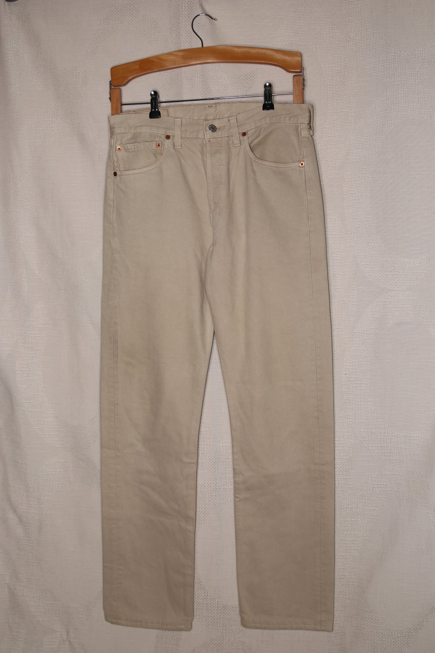 Levi's Off-white W32L34