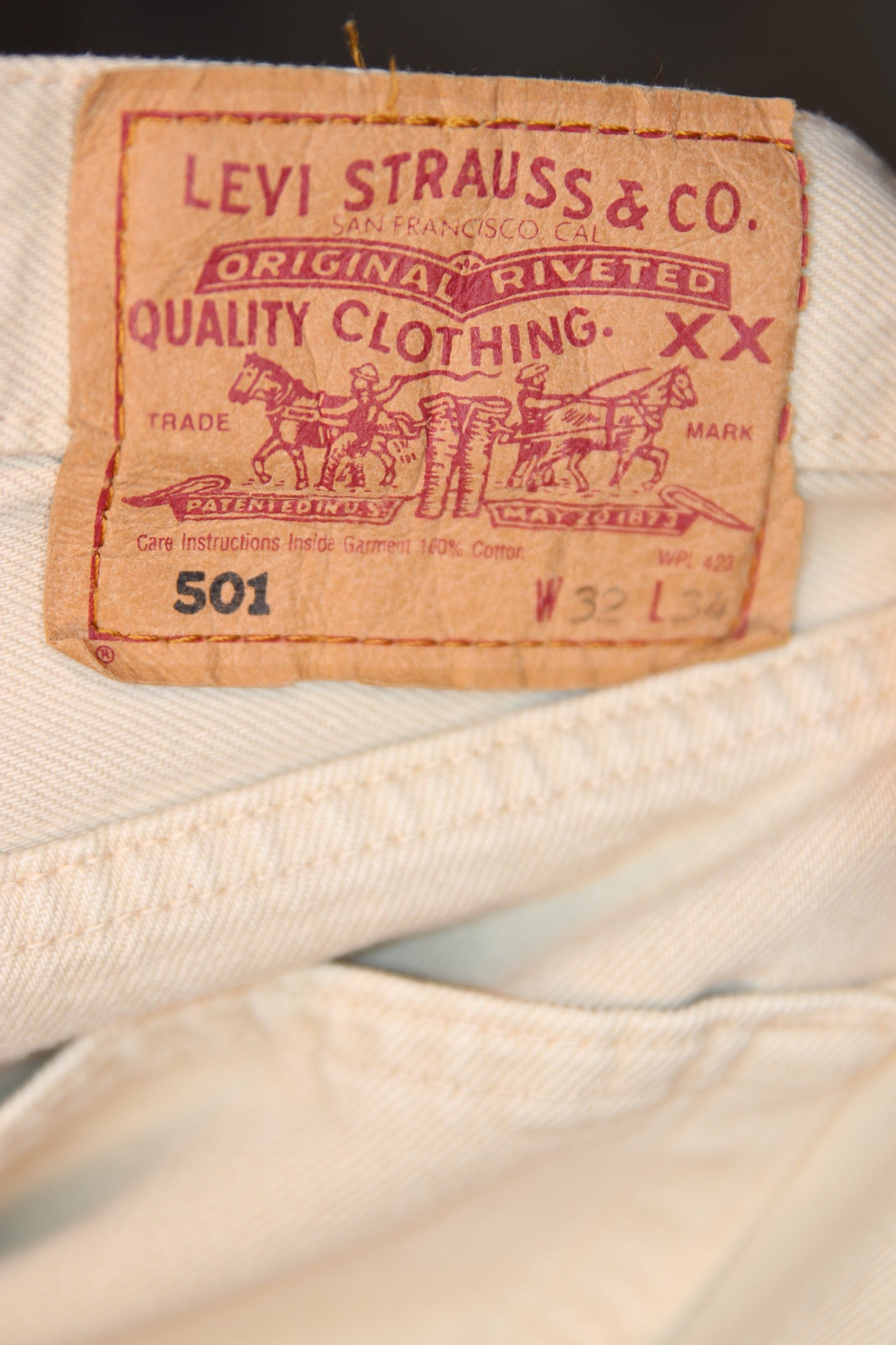 Levi's Off-white W32L34