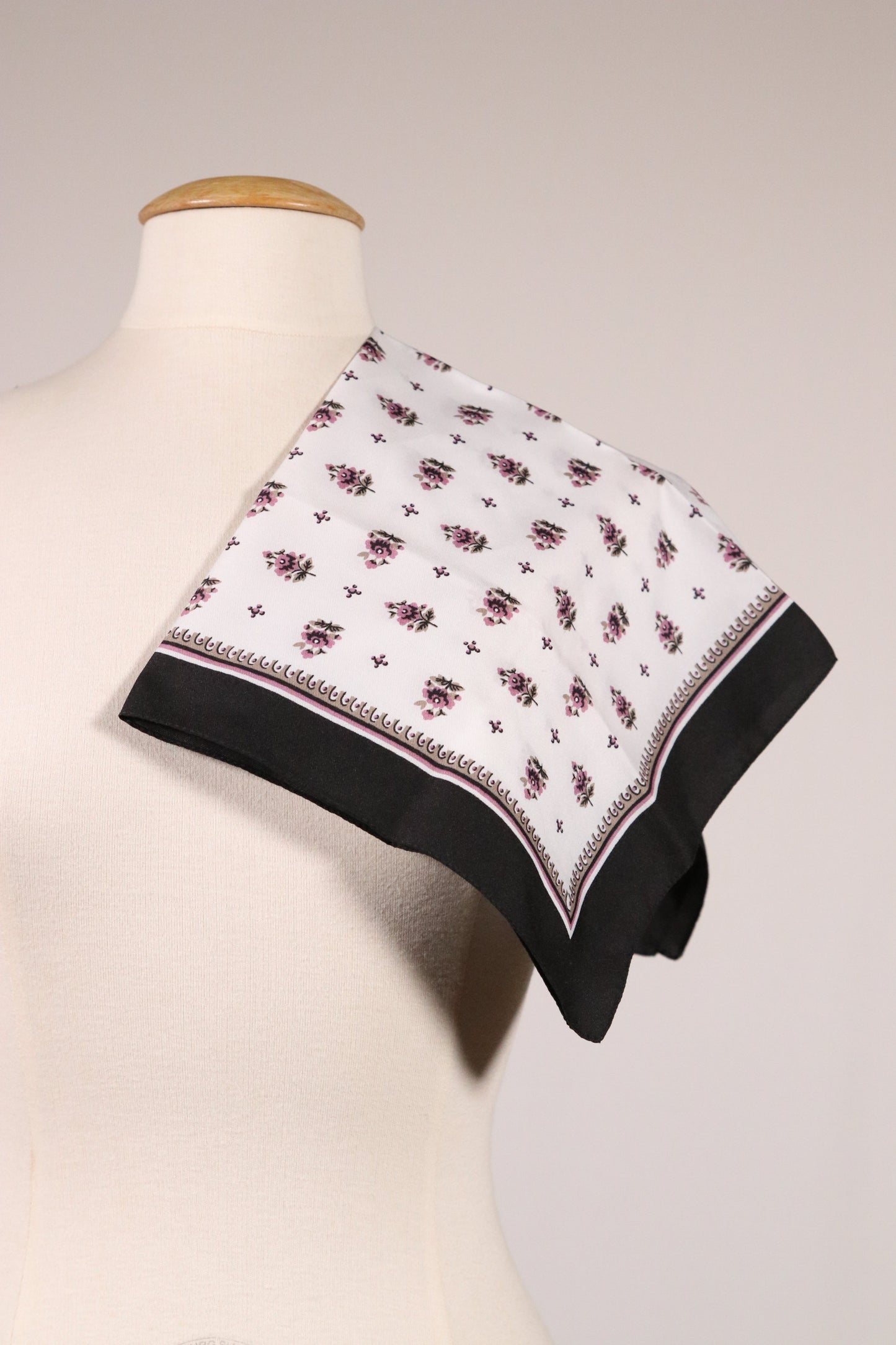 Flower patterned scarf