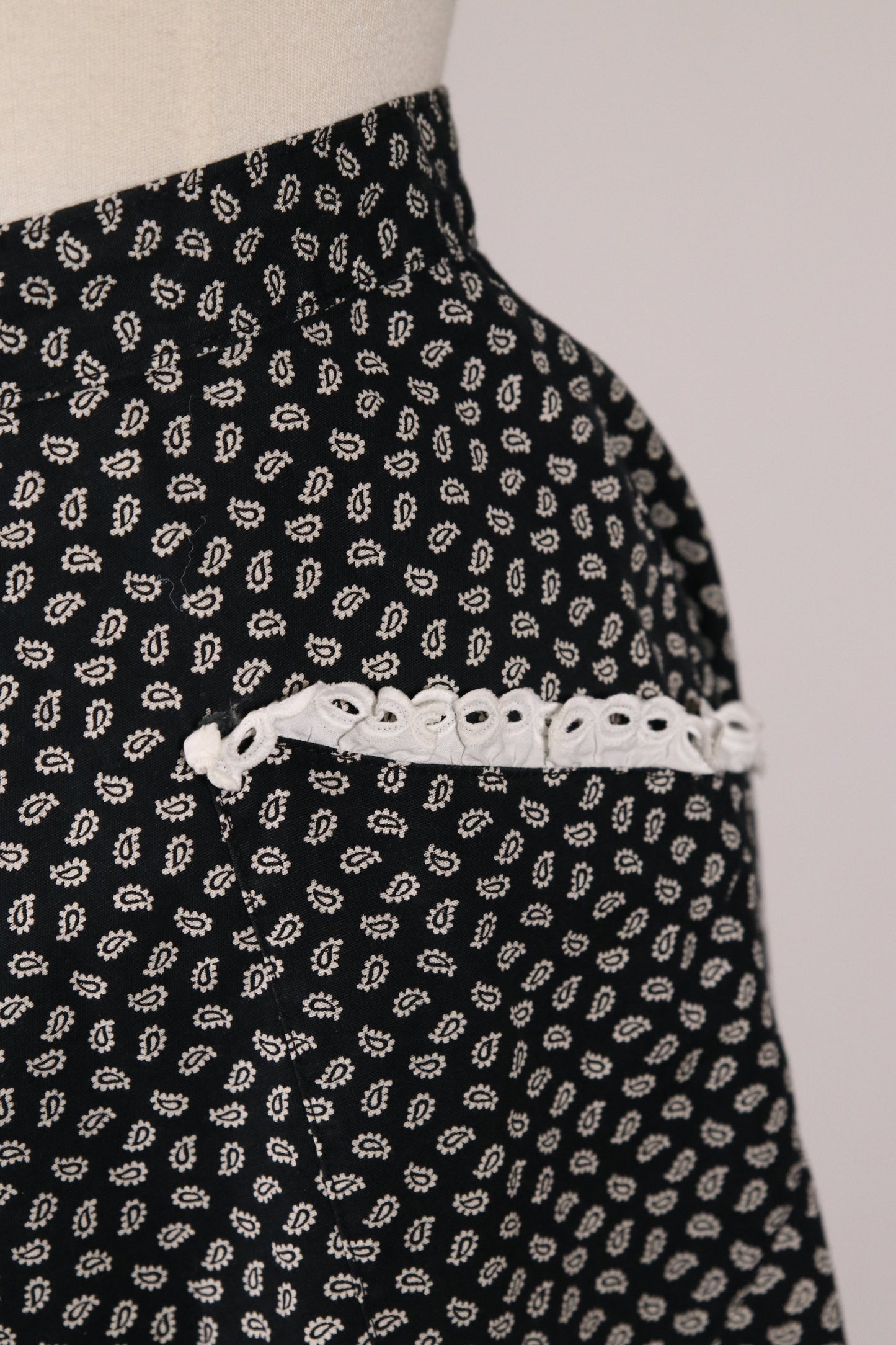 80s black skirt with white pattern
