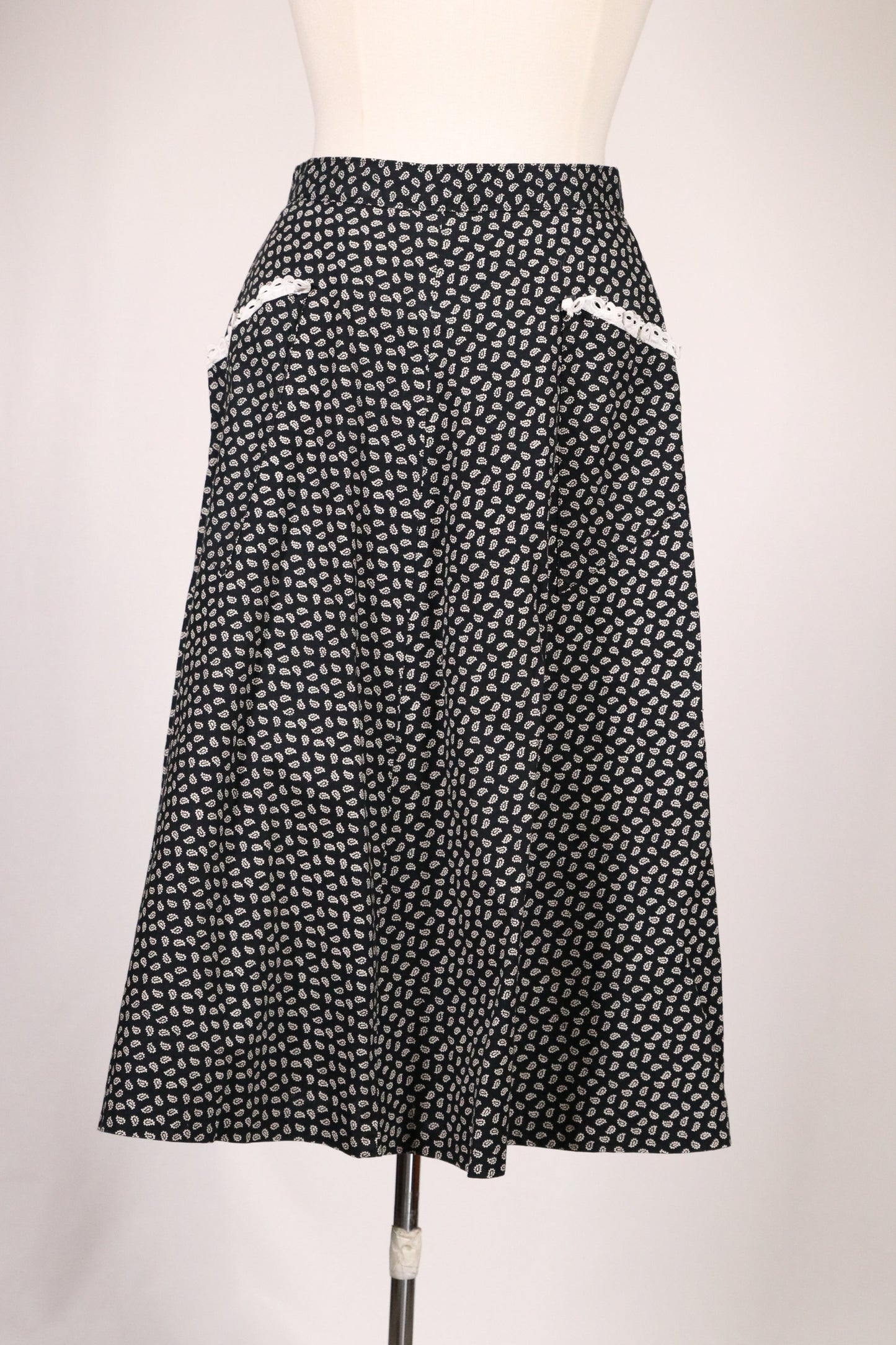 80s black skirt with white pattern