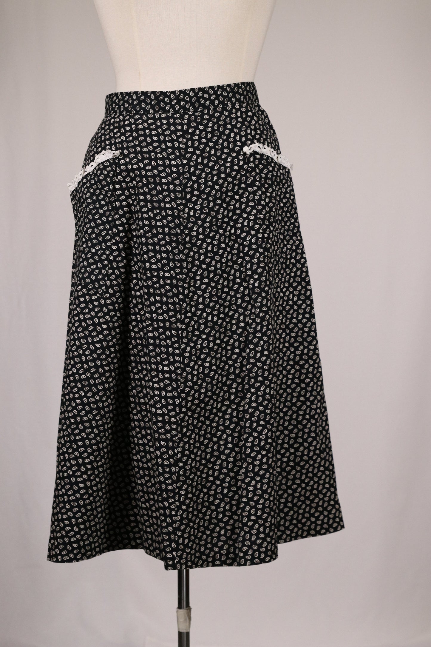 80s black skirt with white pattern