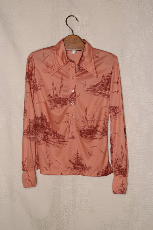 70s Salmon dagger collar blouse with print