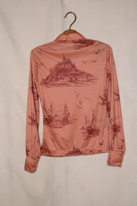 70s Salmon dagger collar blouse with print