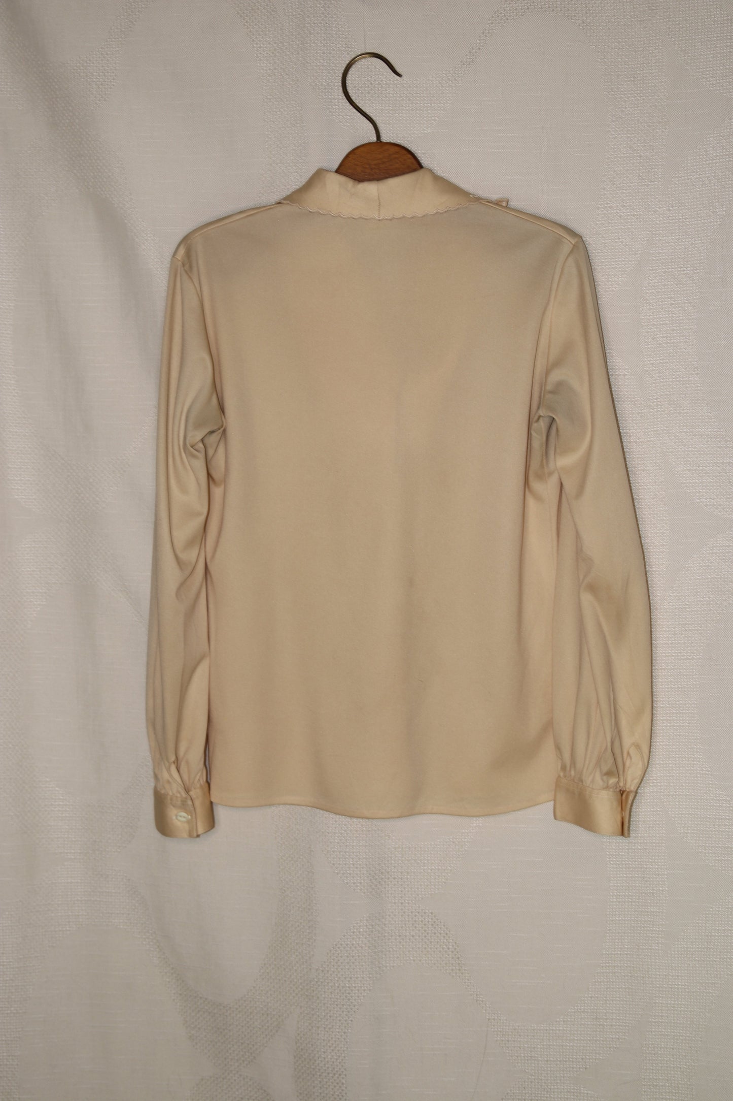 70s Beige blouse with embroidered collar