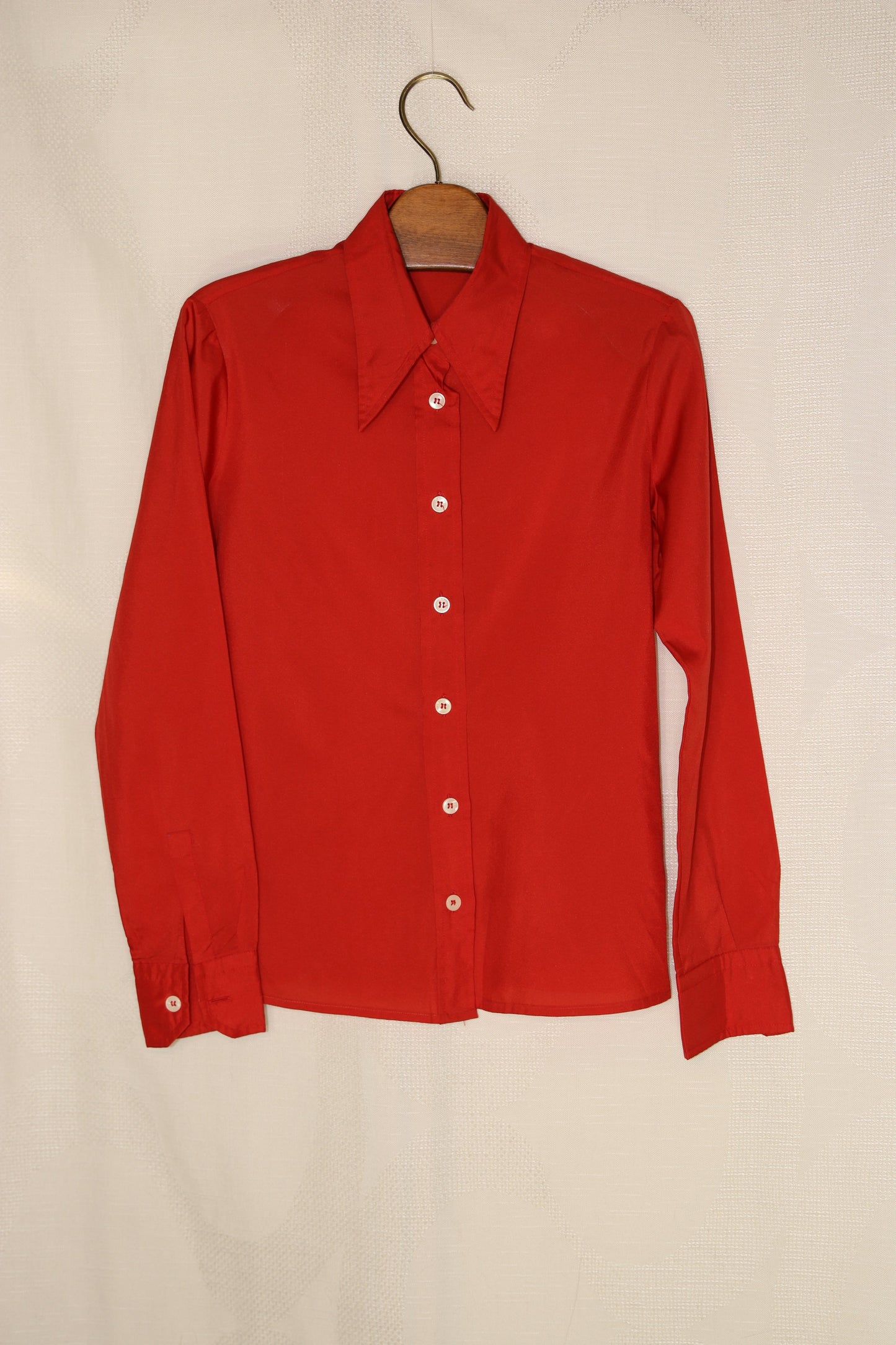 70s Red dagger collar blouse