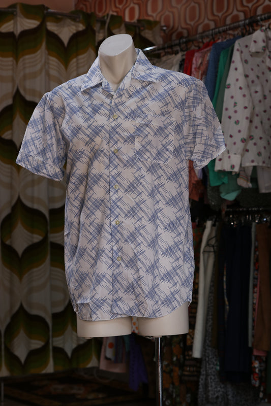 1987 Patterned Yugoslavian mens shirt