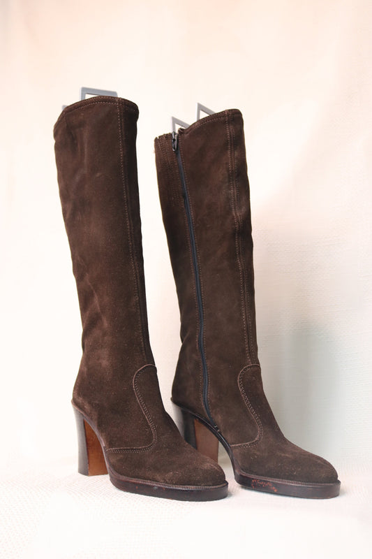 Suede boots